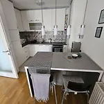 Lovely 1-bedroom Unit With Free Parking Appartement