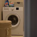 Lovely 1-bedroom Unit With Free Parking *