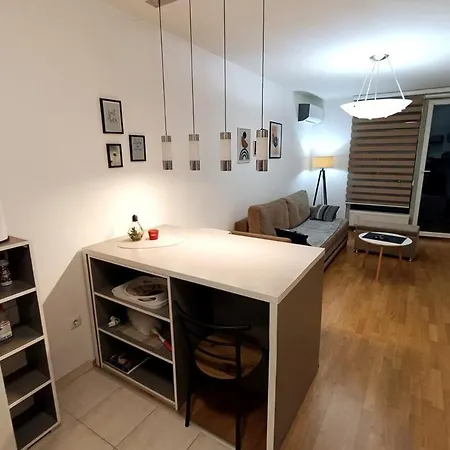 Lovely 1-bedroom Unit With Free Parking *