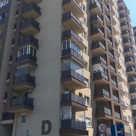 Apartment Lovely 1-bedroom Unit With Free Parking